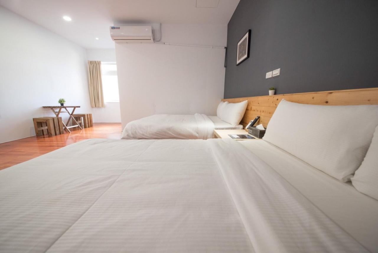 Deer Traveler Hostel Yuchi Bagian luar foto